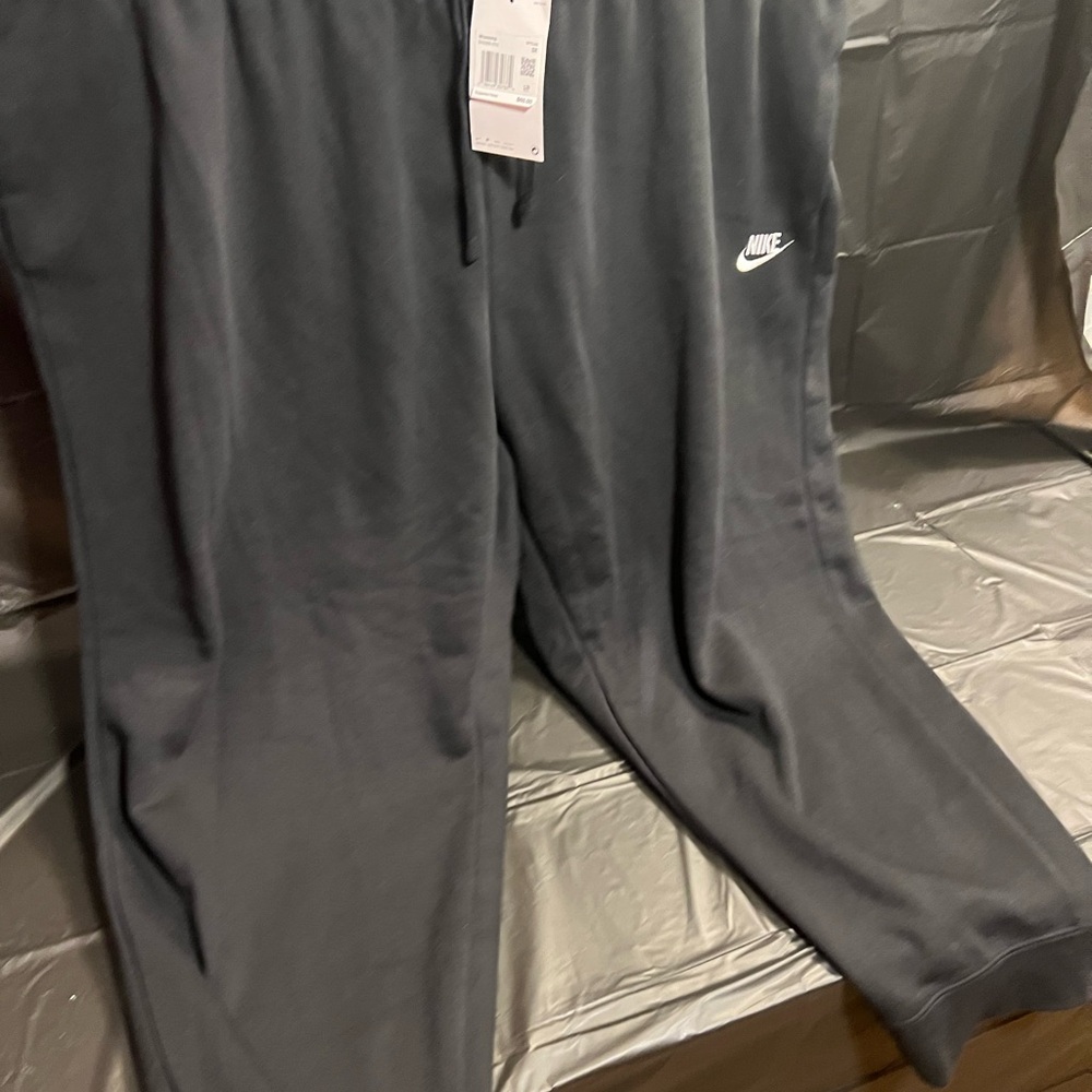 #334 Size 3X NWT Nike Women’s Black Sweatpants - Picture 1 of 1